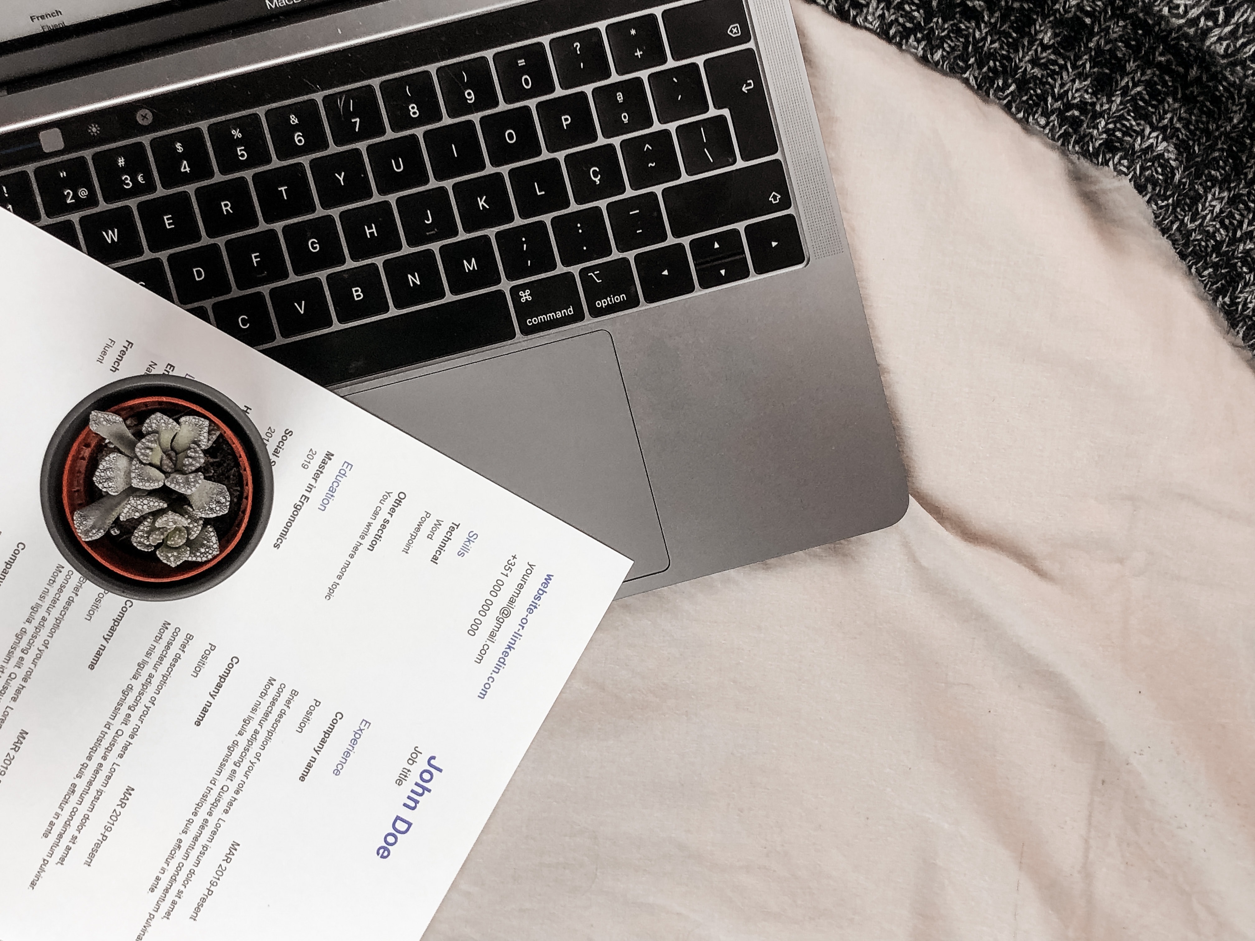 10 Tips on How to Combine a Cover Letter and Your Resume